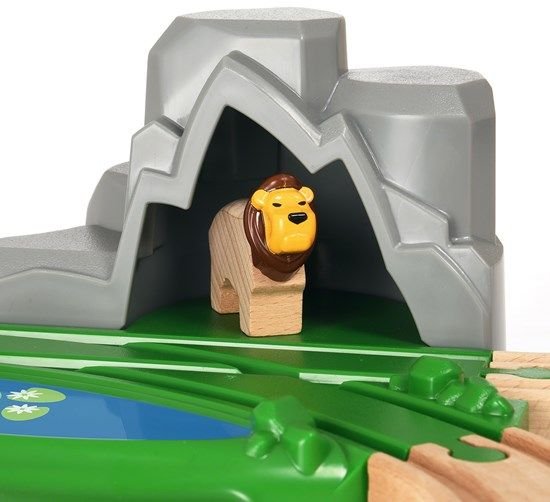 ערכת מסלול רכבות עם רכבת ''הרפתקאות בספארי'' 26 חלקים מבית BRIO