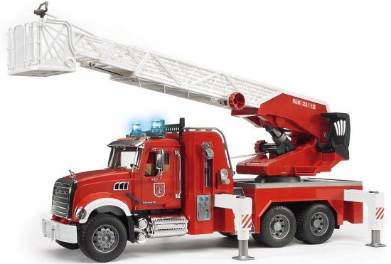 משאית כיבוי MACK Granite עם משאבת מים מבית Bruder