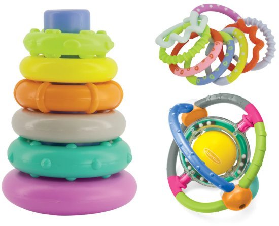 מארז משחקים משגע - מגדל טבעות, רעשן חישוקים ולולאות טבעות צבעוניות מבית Infantino