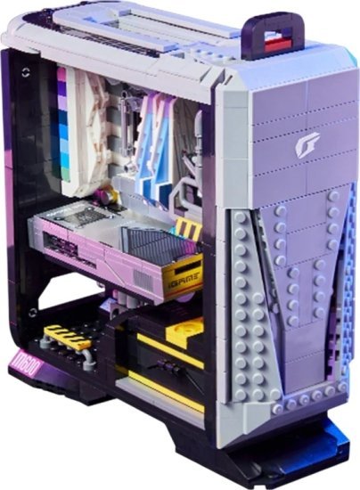 מודל מחשב גיימינג iGame M600 בעל 1039 חלקים מבית Pantasy