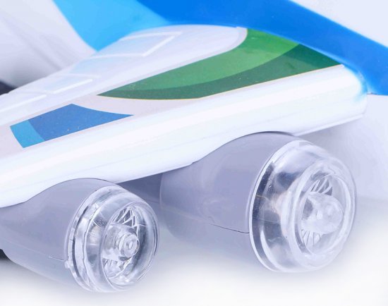 הרפתקה בשחקים – מטוס מבית Spark Toys